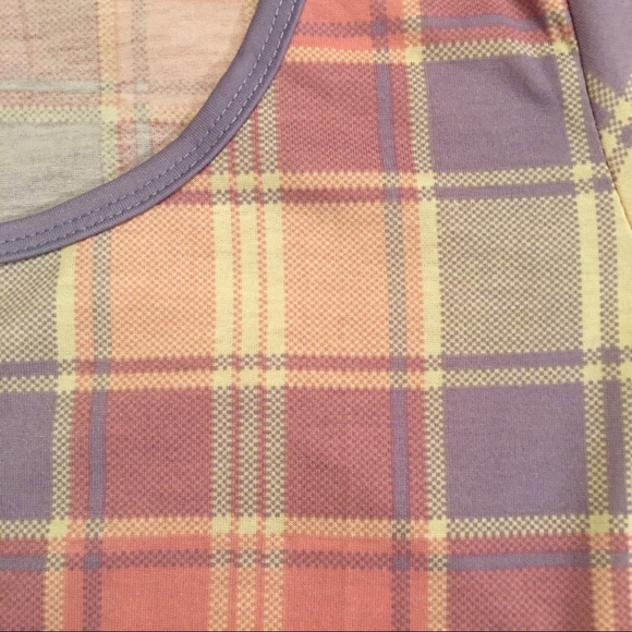 NWT LuLaRoe Plaid Classic Tee - Picture 2 of 3